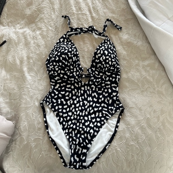 NEW MICHAEL KORS ONE PIECE SWIMSUIT - Picture 9 of 11